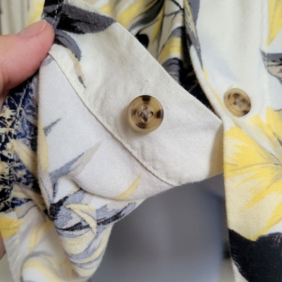 Puritan Hawaiian shirt pineapple floral off white black yellow button down large - Picture 10 of 16